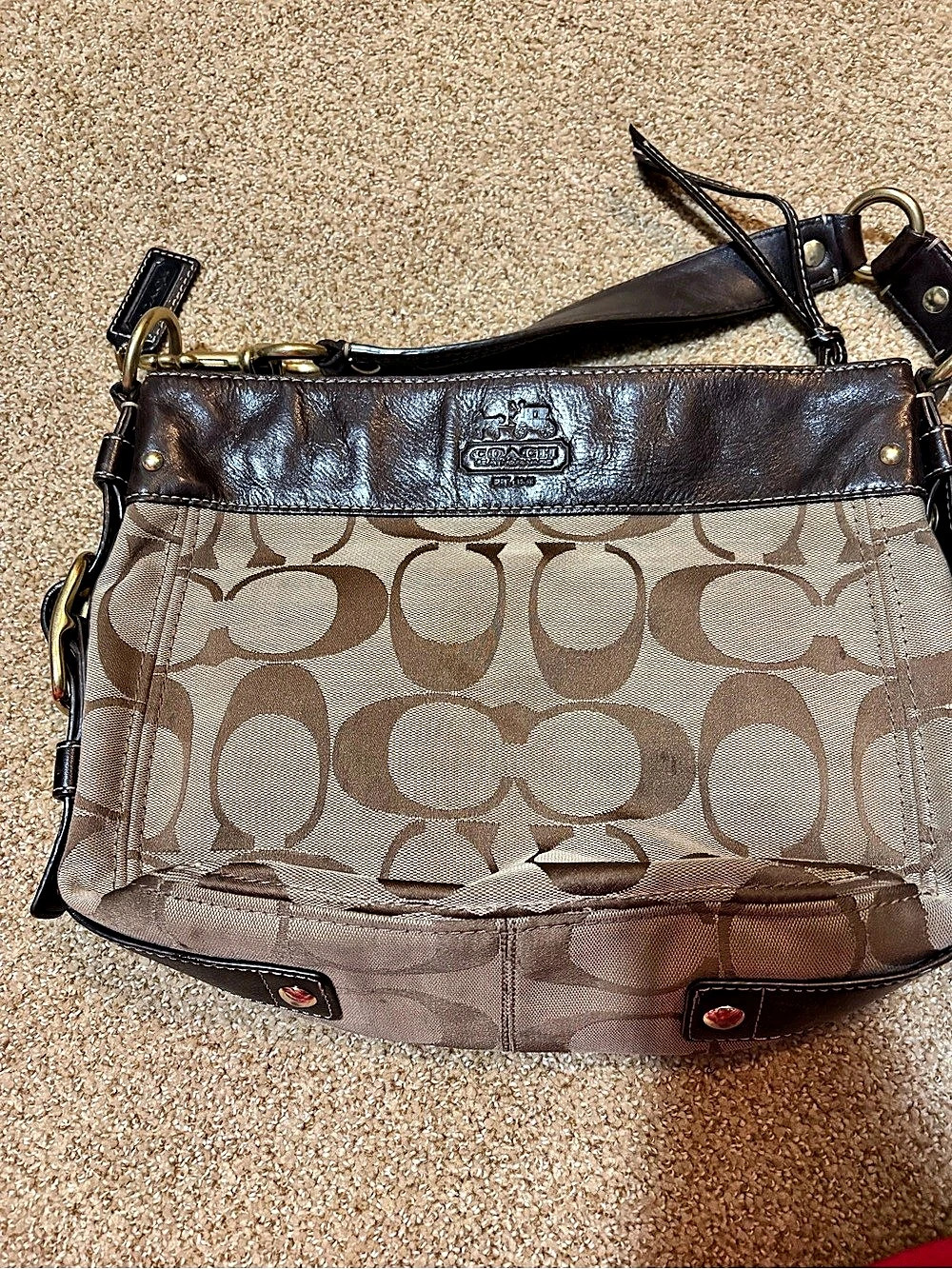 Coach Hamptons Signature Hobo Bag Signature Shoulder Bag in Brown & Beige - Picture 2 of 7